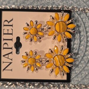 NAPIER WOMEN'S BEAUTIFUL YELLOW/SILVETONE NECKLACE & MATCHING EARRINGS